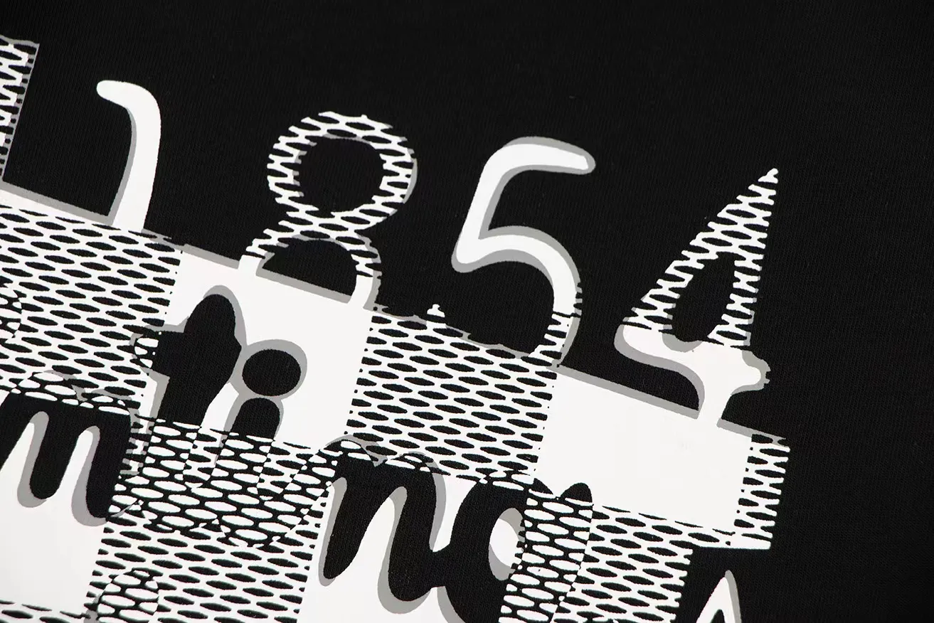 🅿️150 Style: 2026 new Louis Vuitton short-sleeved T-shirt Material: High version 300g double yarn combed cotton Size: S～XL Color: black white Style number: H022